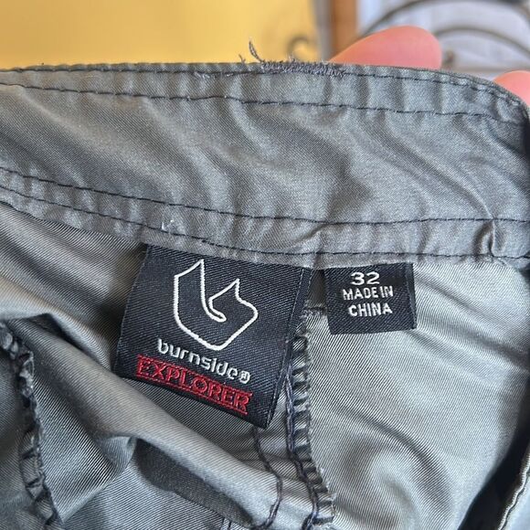 Burnside Dark Gray Quick Dry Stretch Cargo Shorts Size 32 - Picture 5 of 5